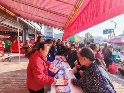 基長鎮普法進集市 法律‘干貨’惠萬家，社會經濟咨詢助力民生